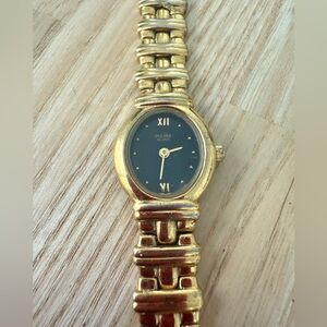Vintage pulsar ladies oval gold tone dress watch NEW BATTERY